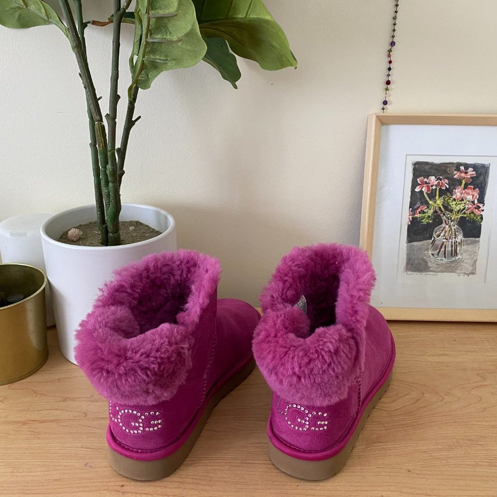 Ugg Boots - image 6